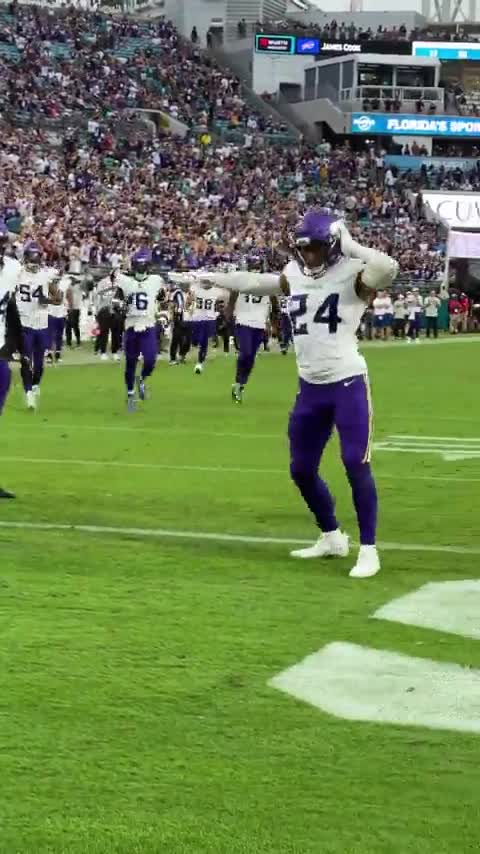 Cam Bynum imitates Raygun's Olympic breakdancing